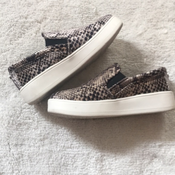 Steve Madden Snakeskin Pattern Platforms - Picture 4 of 6